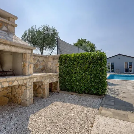 Romantic With Private Pool Appartamento Kanfanar