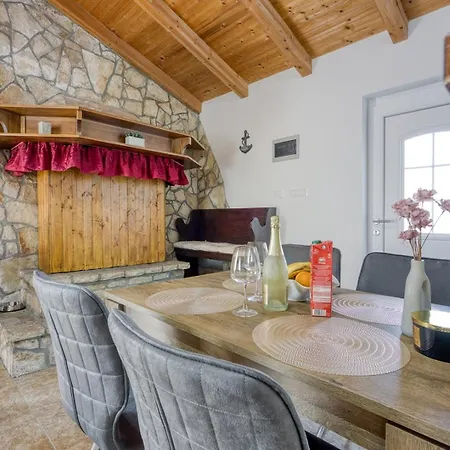 Romantic With Private Pool Apartamento Kanfanar