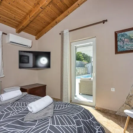 Romantic With Private Pool