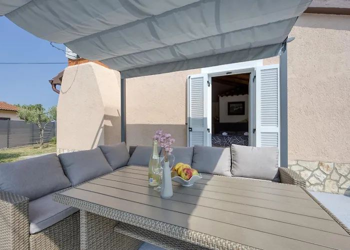 Romantic With Private Pool